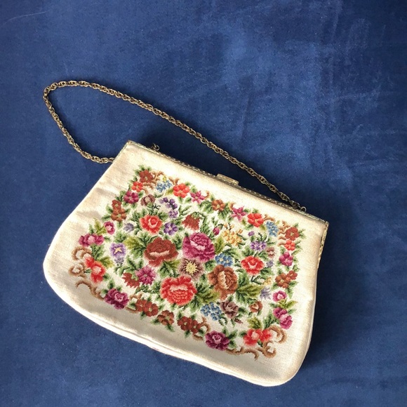 Vintage 50’s Petit Point Floral Needlepoint Purse with Jeweled Clasp & Chain - Picture 3 of 15